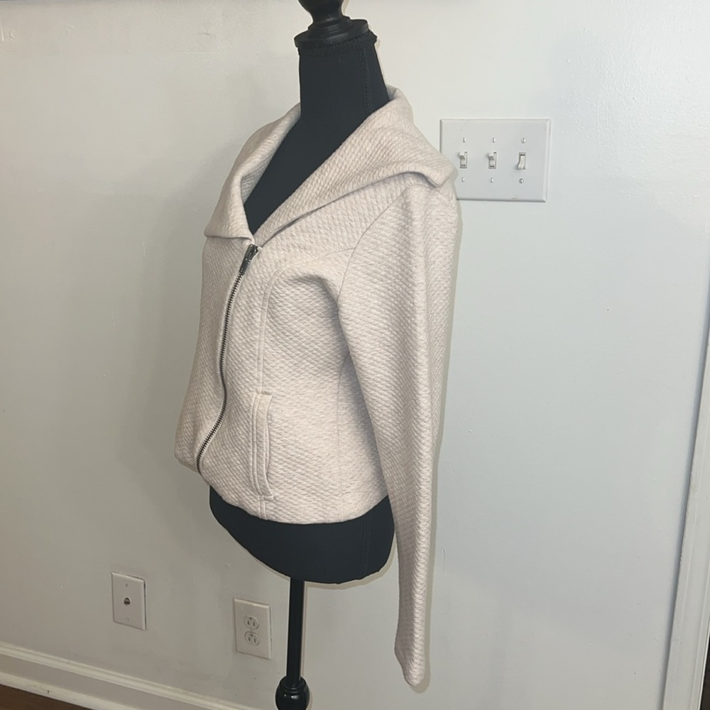 CAbi Cotton Blazer - Picture 3 of 7
